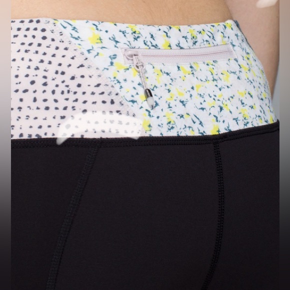 Lululemon Run:Inspire Crop II/Black/W Quilt/Fresh Fleur Neutral Blush Split Pea - Picture 10 of 11